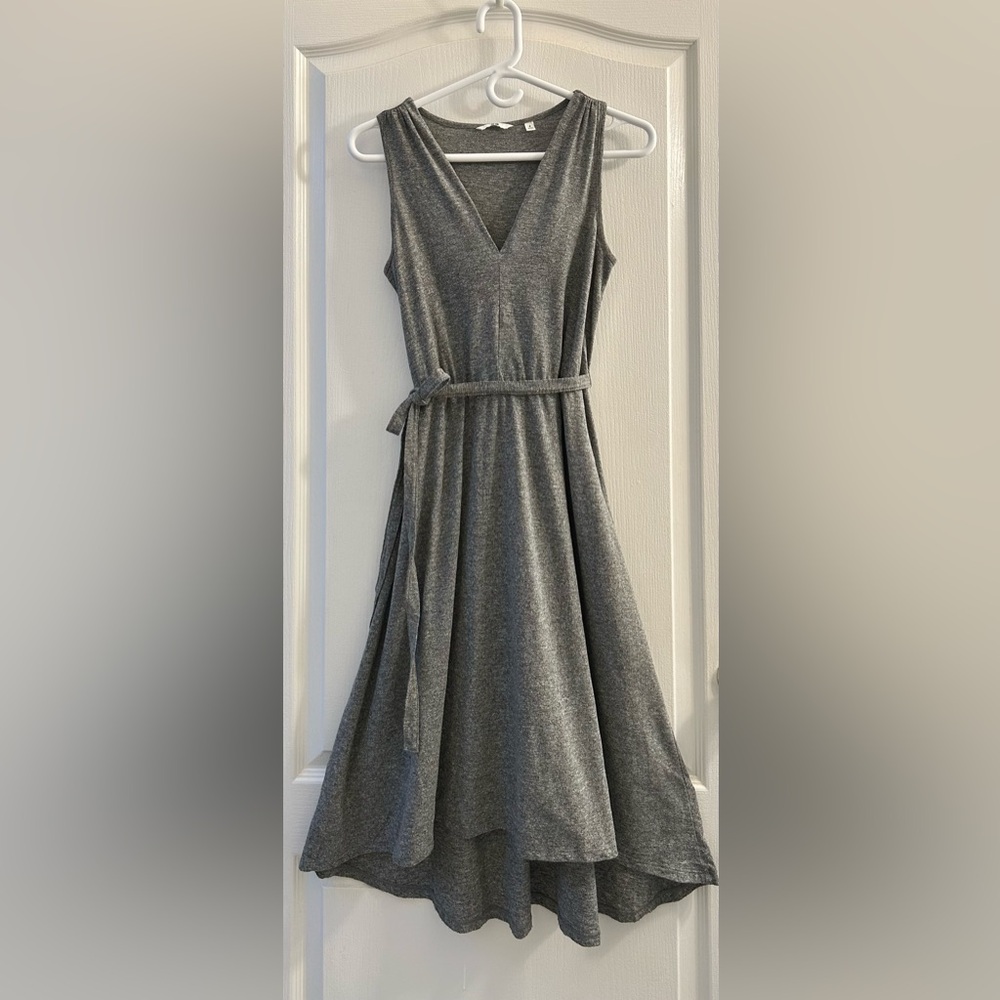 Uniqlo Medium Gray Sleeveless Midi Dress